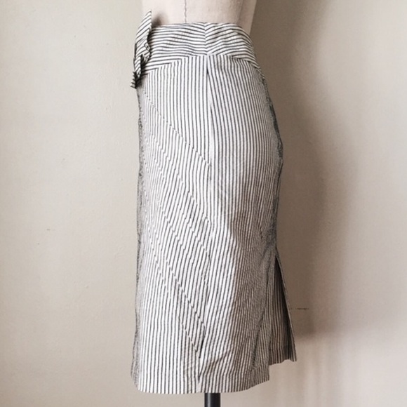 Size 4 Eva Franco Pencil Skirt fully lined. - Picture 3 of 11